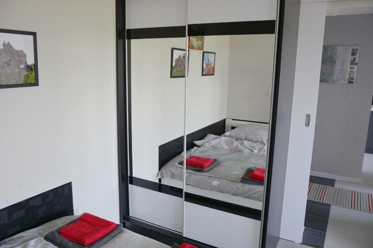 Apartament Kotewka Apartment Zator Bagian luar foto